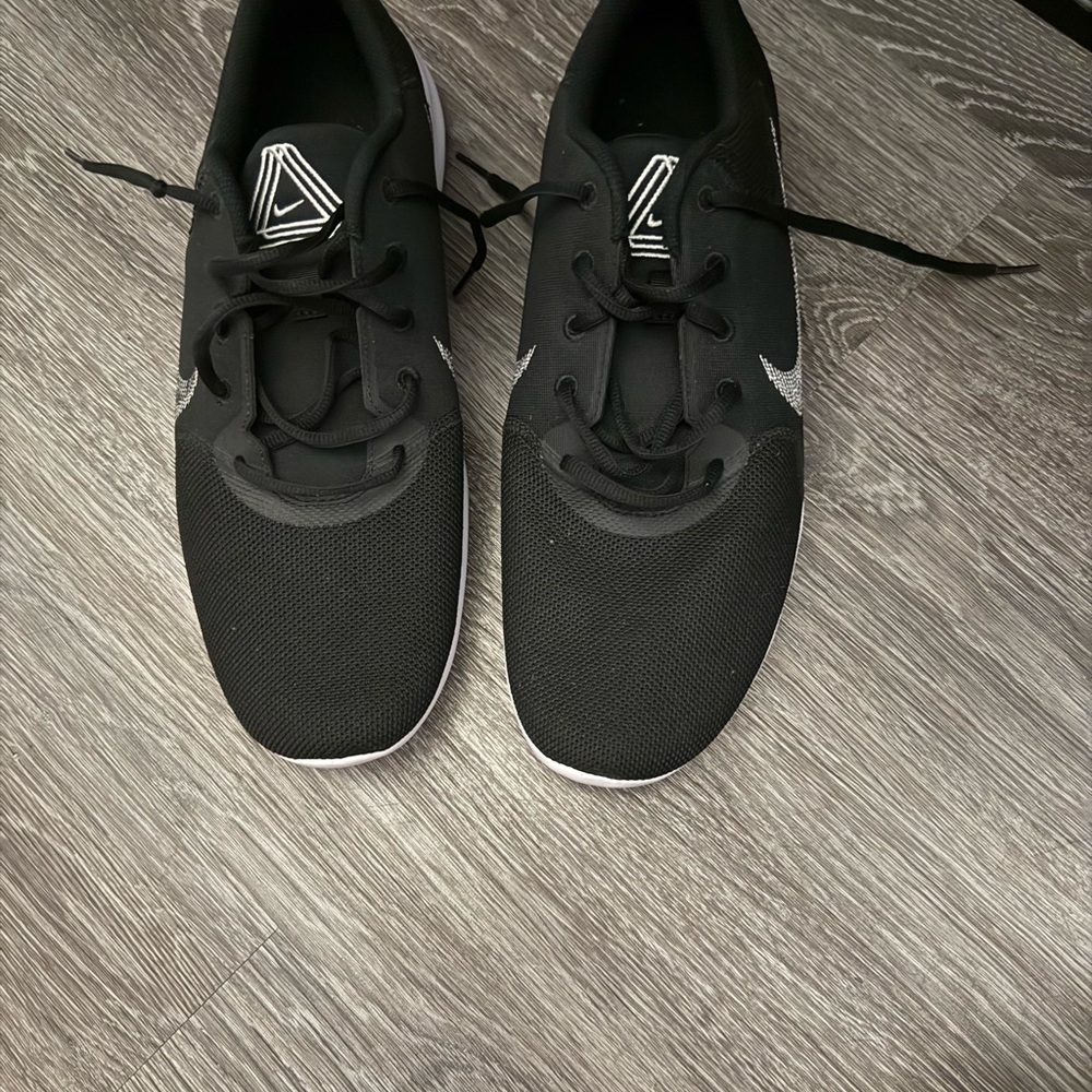 Nike Black and White Athletic Shoes with Breathable Mesh